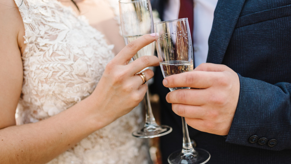 Ehepaar mit Prosecco 