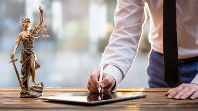 Businessmann mit iPad
