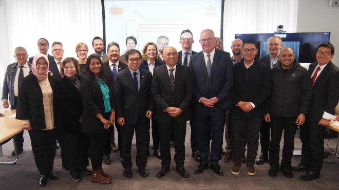 people on the picture; Trade and Sustainability Council