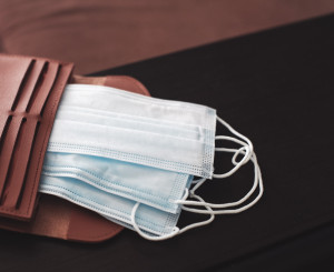 Brieftasche mit Masken