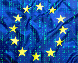 Le drapeau européen sur fond de symboles informatiques