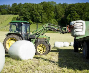 Traktor auf dem Feld